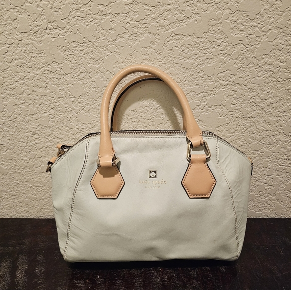 Giveaway DOONEY & BOURKE Patent Leather Crossbody Coral - Picture 5 of 9